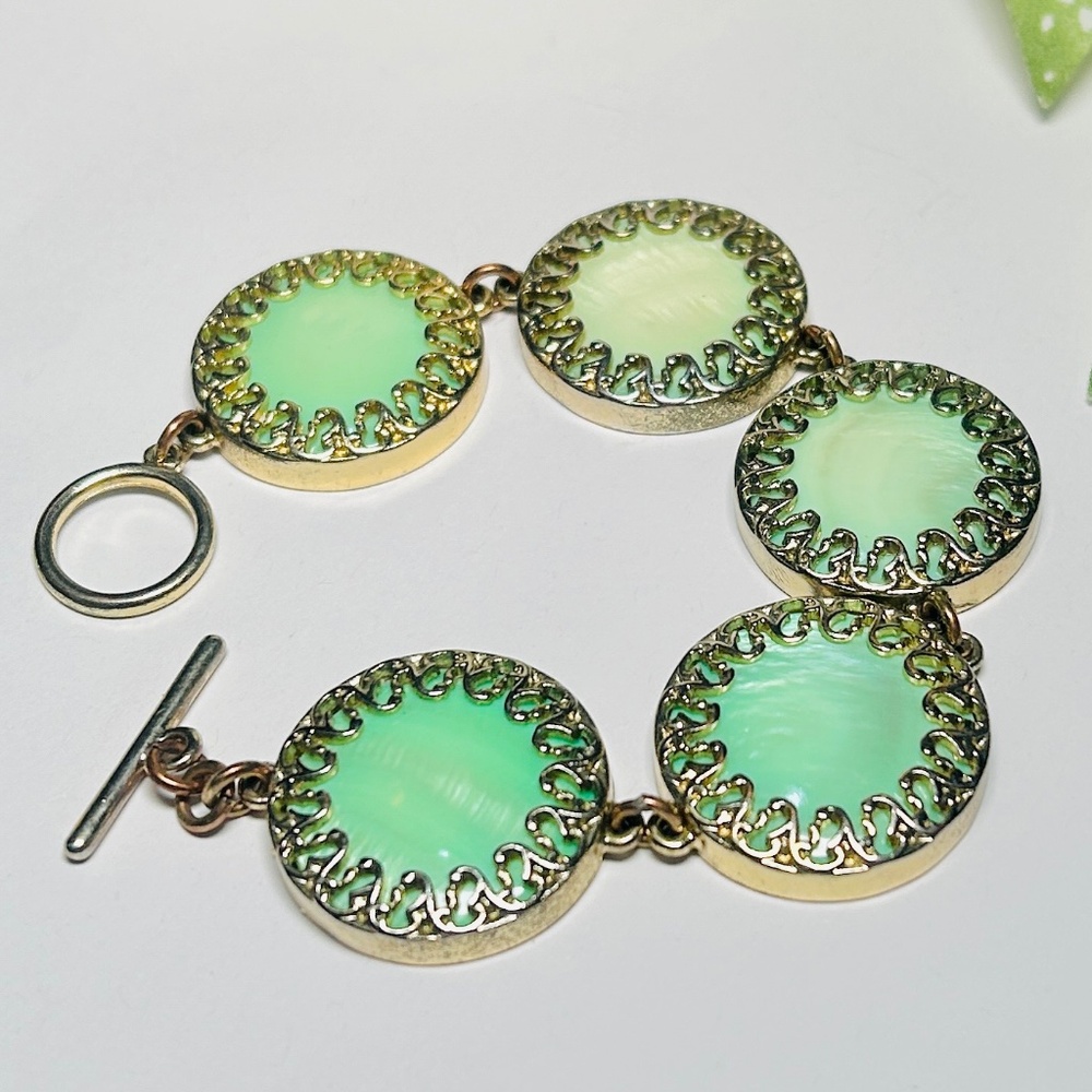 Vintage Abalone Sea Green Round Scrolled Gold Plated Toggle Bracelet - Picture 9 of 15